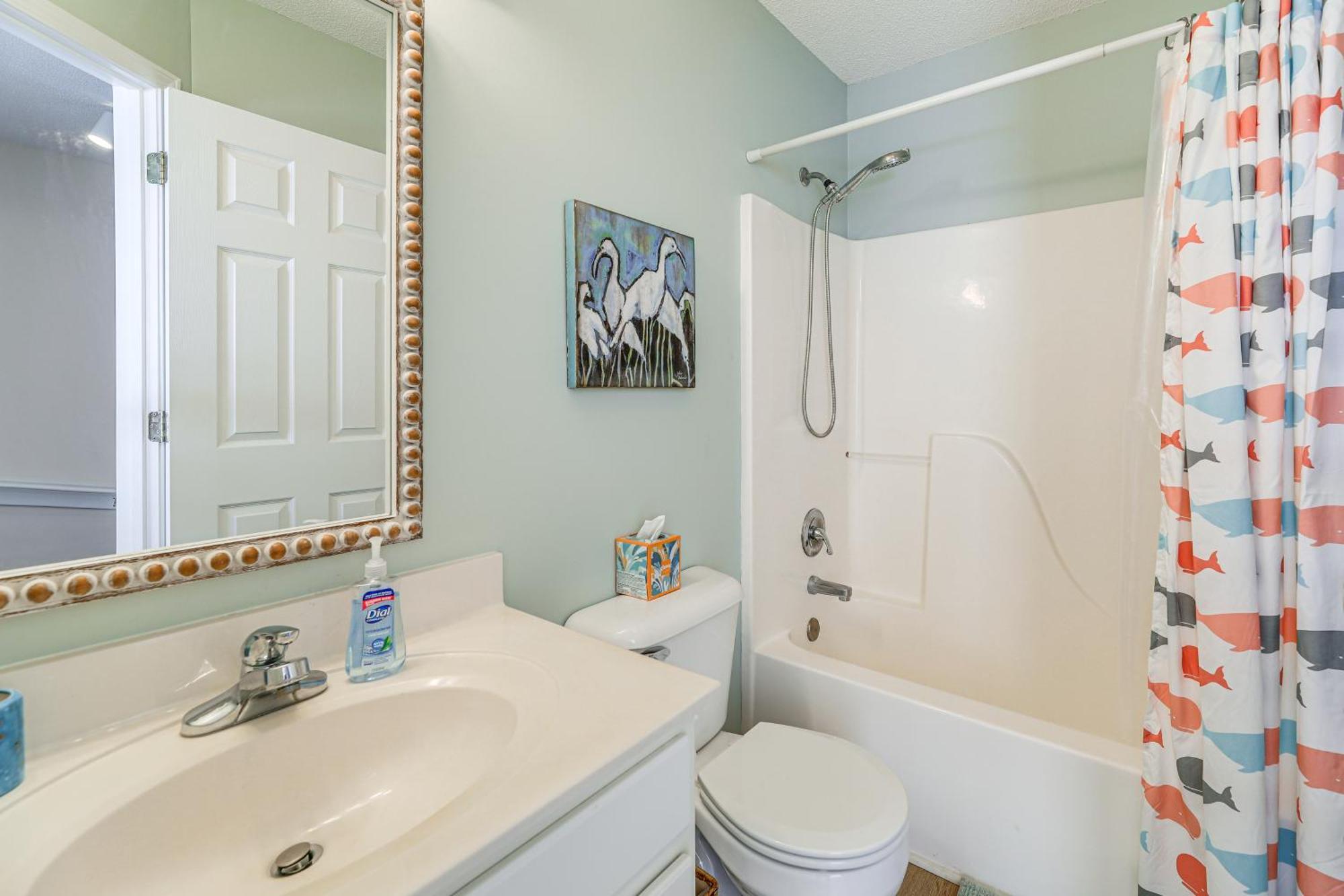 Well-Equipped Emerald Isle Townhome Pets Welcome! Exterior photo